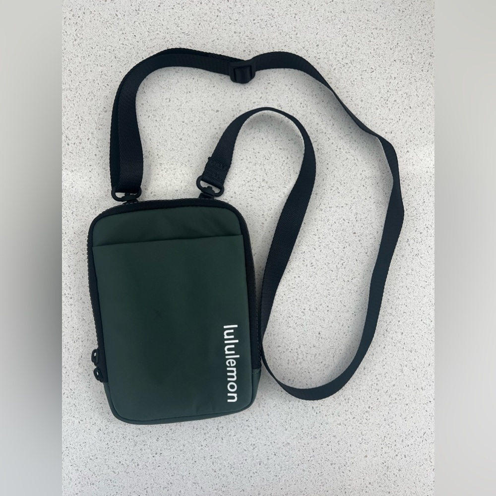 Lululemon Easy Access Crossbody Bag